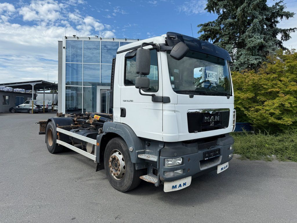 MAN TGM18.290 EURO 5 - Caminhão polibenne: foto 2 MAN TGM18.290 EURO 5 - Caminhão polibenne: foto 2