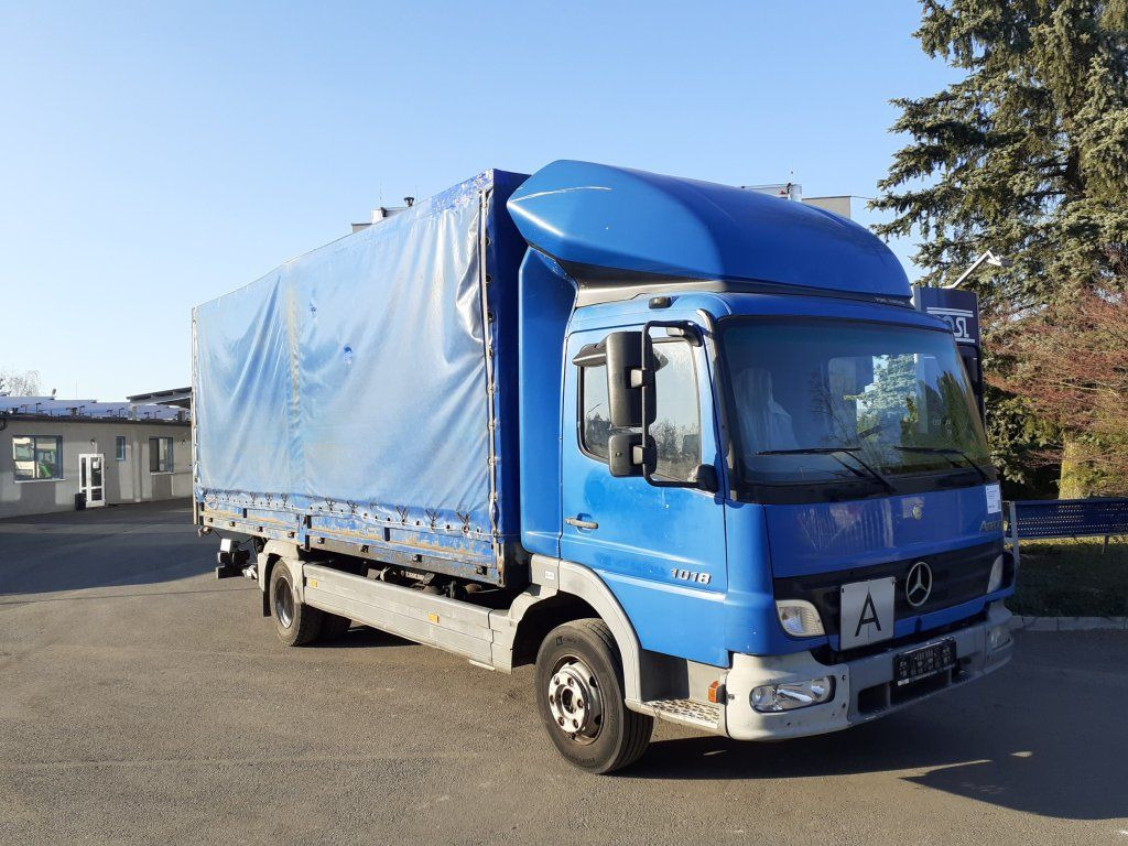 Mercedes-Benz 1018 Atego EURO 3 - Caminhão com lona: foto 2 Mercedes-Benz 1018 Atego EURO 3 - Caminhão com lona: foto 2