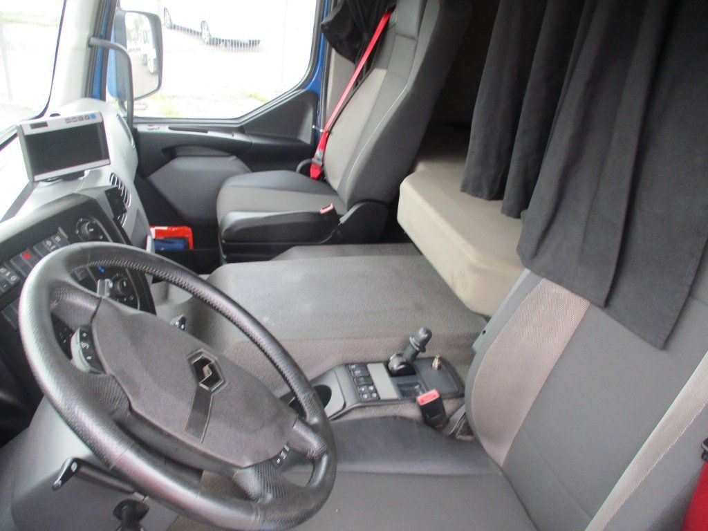 Renault D18, 320 - Caminhão furgão: foto 4 Renault D18, 320 - Caminhão furgão: foto 4