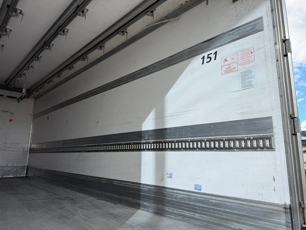 Caminhão frigorífico Renault Premium 460: foto 20