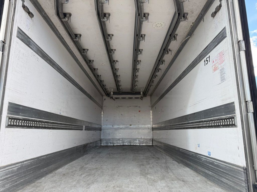 Caminhão frigorífico Renault Premium 460: foto 18