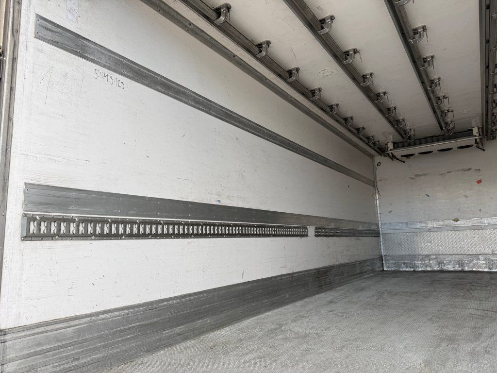 Caminhão frigorífico Renault Premium 460: foto 19