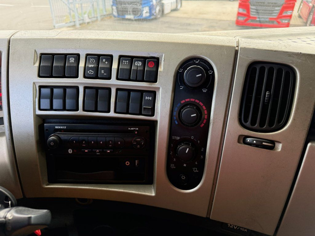 Caminhão frigorífico Renault Premium 460: foto 14