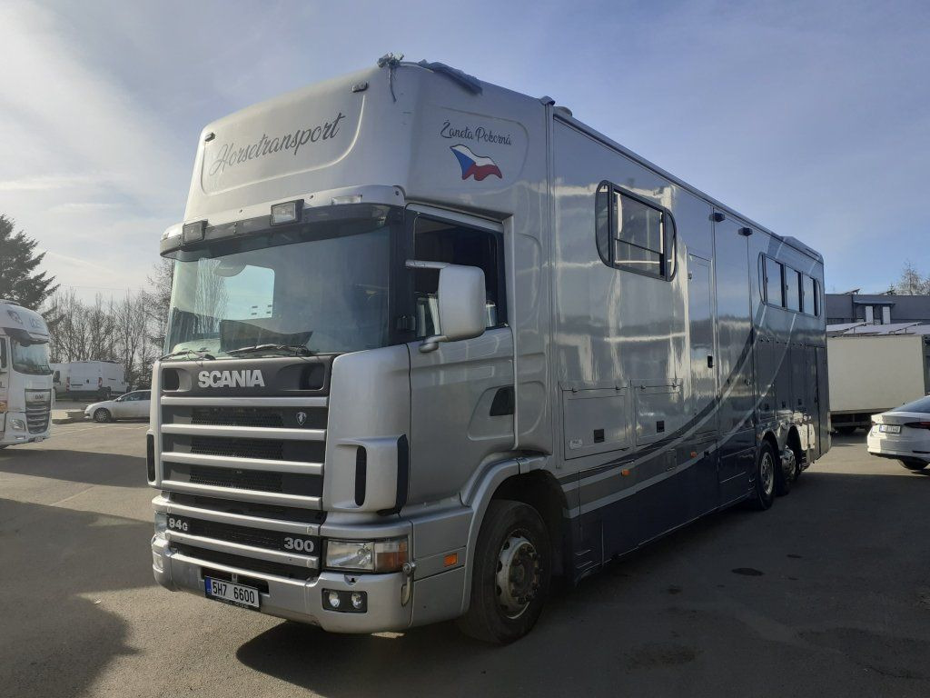 Scania 94G 300 Pferd/Horse-transport (M1 Zulassung) 6x2 - Caminhão para transporte de cavalos: foto 2 Scania 94G 300 Pferd/Horse-transport (M1 Zulassung) 6x2 - Caminhão para transporte de cavalos: foto 2