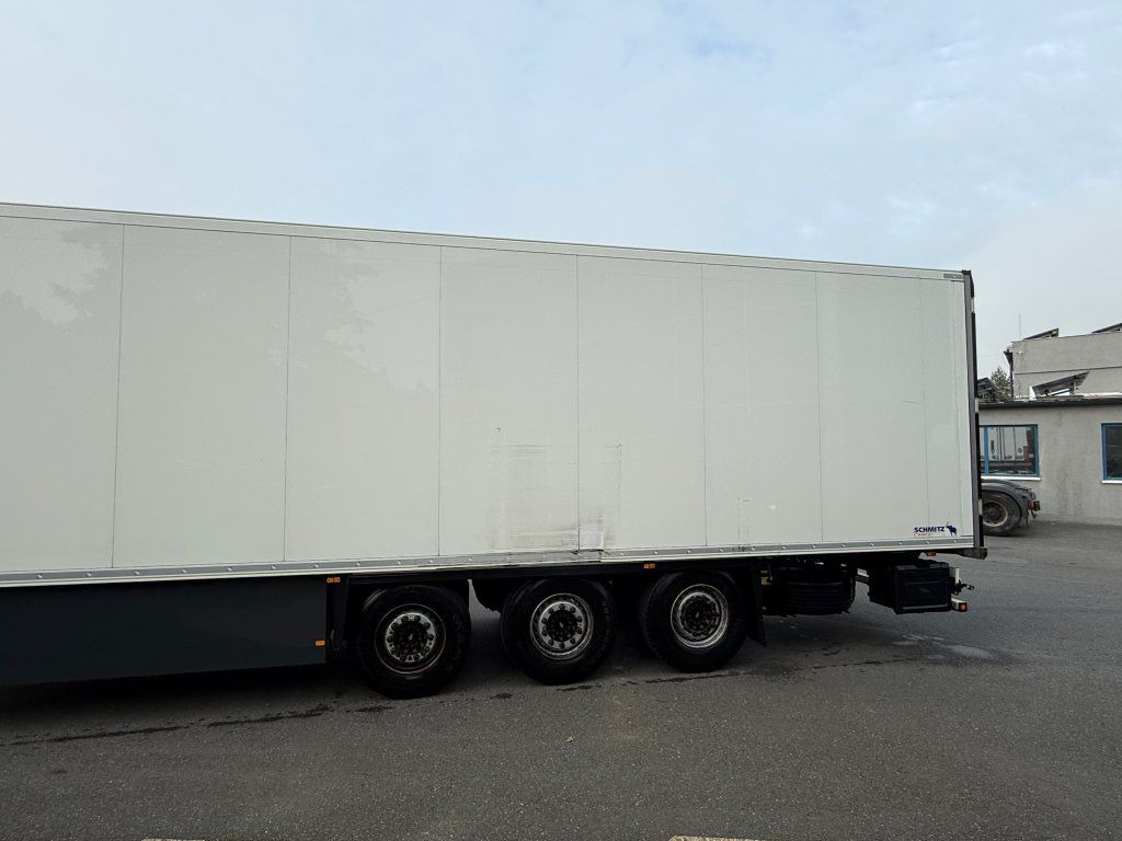 Schmitz Cargobull SKO24 Carrier Vector 1550 - Semireboque furgão: foto 5 Schmitz Cargobull SKO24 Carrier Vector 1550 - Semireboque furgão: foto 5
