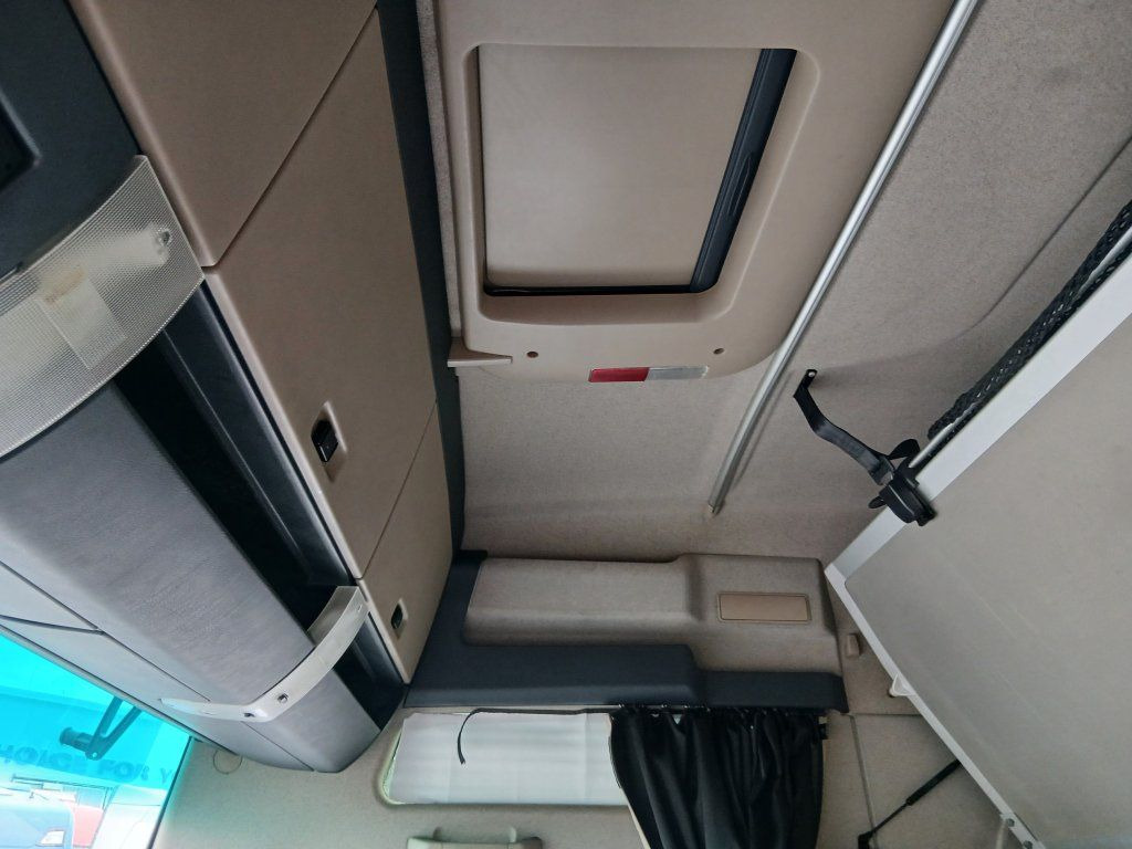 Tractor MAN TGX18.500 XXL EURO 6 MEGA/lowdeck: foto 18