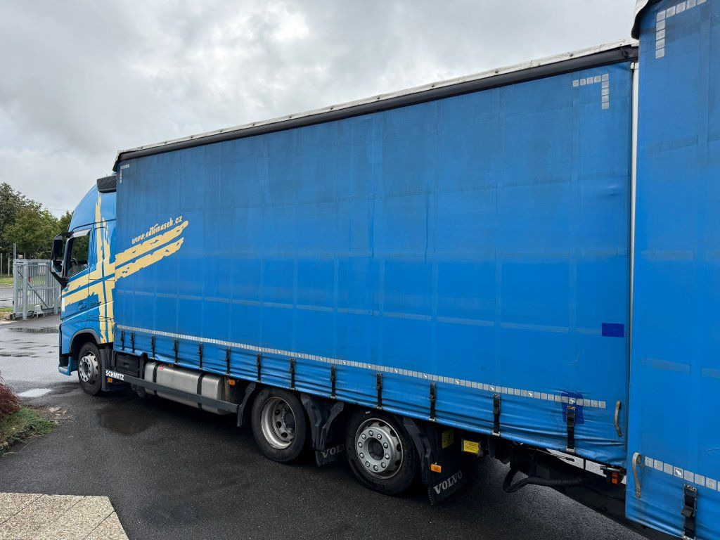 Volvo FH500 6x2 Euro 6 + Schmitz - Caminhão com lona: foto 4 Volvo FH500 6x2 Euro 6 + Schmitz - Caminhão com lona: foto 4
