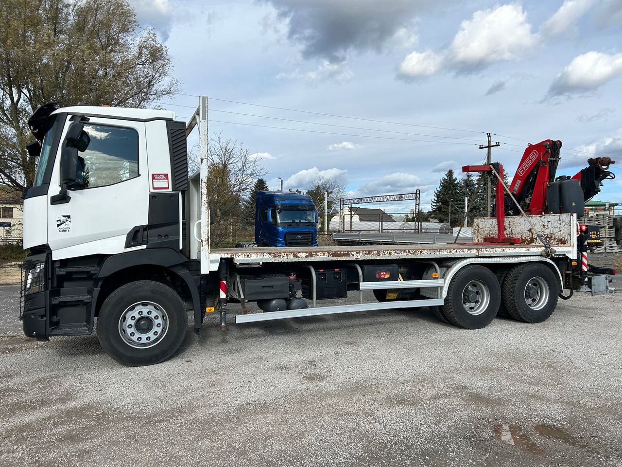 RENAULT C380 6X4 / FASSI F215A + REMOTE / ROTATOR - Caminhão grua: foto 2 RENAULT C380 6X4 / FASSI F215A + REMOTE / ROTATOR - Caminhão grua: foto 2