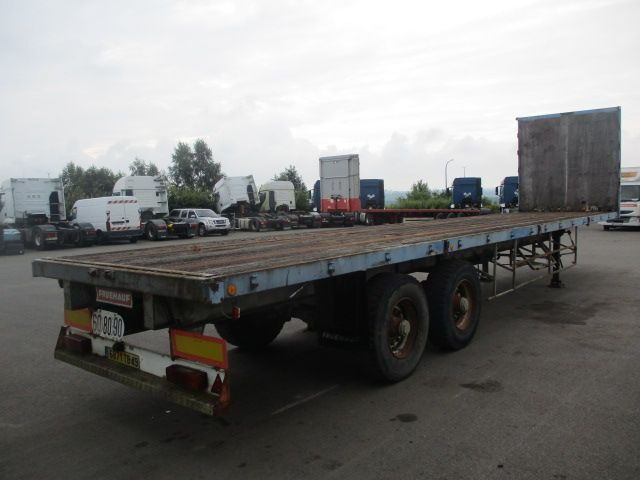 Fruehauf platform - drum brakes/freins tambour - Semi-reboque plataforma/ Caixa aberta: foto 3 Fruehauf platform - drum brakes/freins tambour - Semi-reboque plataforma/ Caixa aberta: foto 3