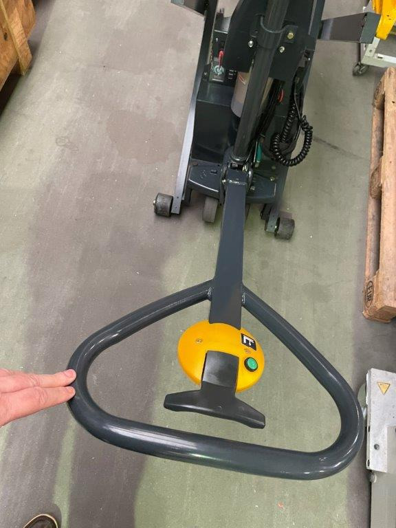 Porta-palete 5 (five) scissor pallet truck with electric drive and quick lift pump Jungheinrich model TMX-E 10: foto 6
