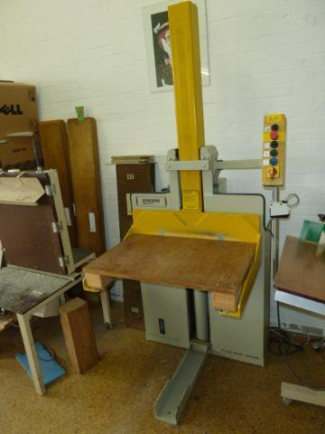 Knorr L 350 pallet lift - Equipamento de armazém: foto 2 Knorr L 350 pallet lift - Equipamento de armazém: foto 2