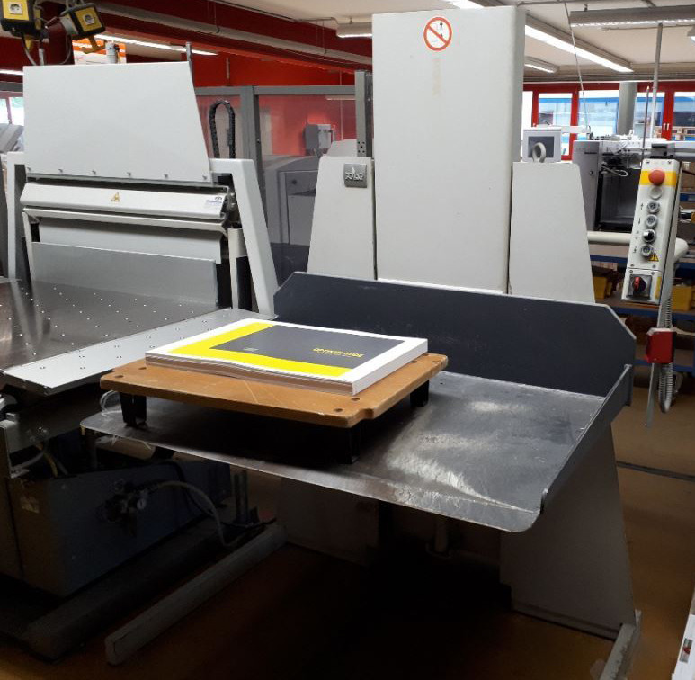 Polar 115 XT cutting line with RA-4 jogger and two LW 1000-4 and LW 1000-4-EV pile lifters and optional counting scale - Máquina de corte de papel: foto 3 Polar 115 XT cutting line with RA-4 jogger and two LW 1000-4 and LW 1000-4-EV pile lifters and optional counting scale - Máquina de corte de papel: foto 3