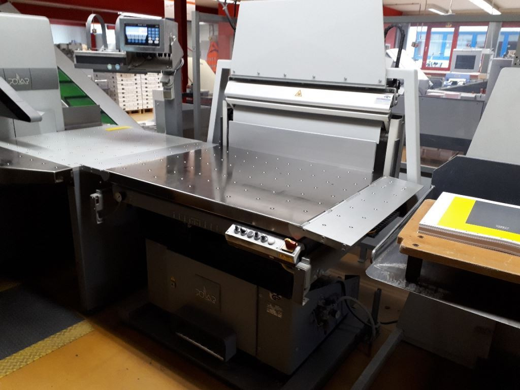 Polar 115 XT cutting line with RA-4 jogger and two LW 1000-4 and LW 1000-4-EV pile lifters and optional counting scale - Máquina de corte de papel: foto 4 Polar 115 XT cutting line with RA-4 jogger and two LW 1000-4 and LW 1000-4-EV pile lifters and optional counting scale - Máquina de corte de papel: foto 4