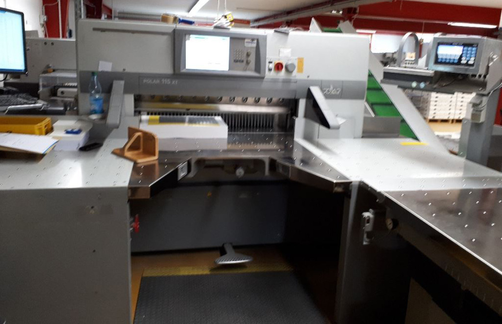 Polar 115 XT cutting line with RA-4 jogger and two LW 1000-4 and LW 1000-4-EV pile lifters and optional counting scale - Máquina de corte de papel: foto 1 Polar 115 XT cutting line with RA-4 jogger and two LW 1000-4 and LW 1000-4-EV pile lifters and optional counting scale - Máquina de corte de papel: foto 1