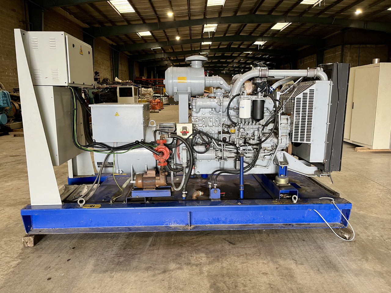 2h Energy 150 kVa IVECO 8361 - Gerador elétrico: foto 1 2h Energy 150 kVa IVECO 8361 - Gerador elétrico: foto 1