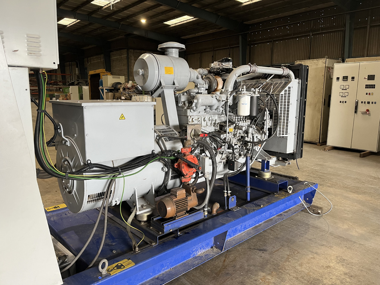 2h Energy 150 kVa IVECO 8361 - Gerador elétrico: foto 3 2h Energy 150 kVa IVECO 8361 - Gerador elétrico: foto 3