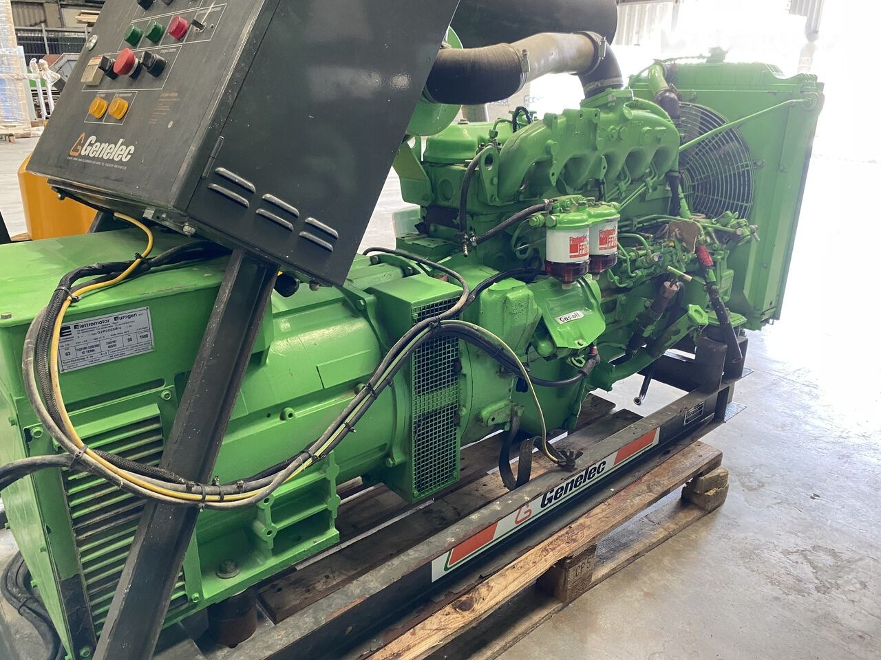 IVECO 60 kVa iVECO 8061 - Gerador elétrico: foto 1 IVECO 60 kVa iVECO 8061 - Gerador elétrico: foto 1