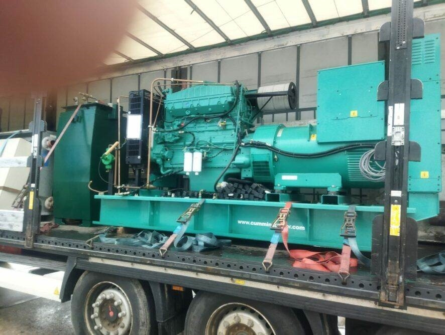 Cummins Generator Cummins C440 D5 - Gerador elétrico: foto 1 Cummins Generator Cummins C440 D5 - Gerador elétrico: foto 1