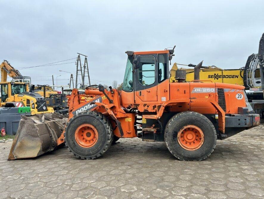 Doosan DL250 - Carregadeira de rodas: foto 3 Doosan DL250 - Carregadeira de rodas: foto 3