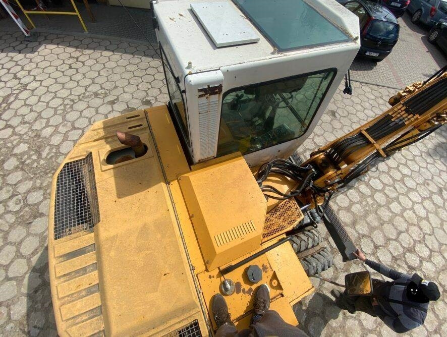 Escavadeira de rodas Liebherr A310B: foto 11