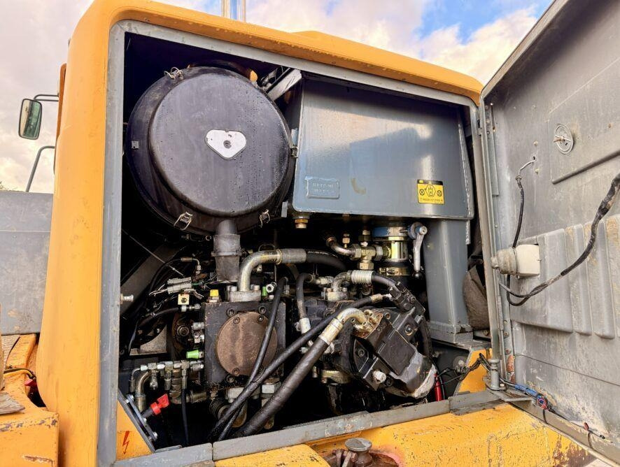 Carregadeira de rodas Liebherr L564: foto 8