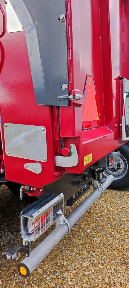 Locação de ZASŁAW D764-21, 24/28/33 m3 ZASŁAW D764-21, 24/28/33 m3: foto 12 Locação de ZASŁAW D764-21, 24/28/33 m3 ZASŁAW D764-21, 24/28/33 m3: foto 12