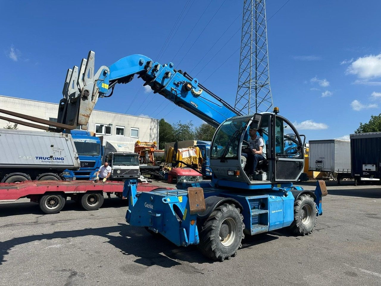 Genie Terex GTH 4018 SR/4x4/ ROTO - Caminhão com plataforma aérea: foto 2 Genie Terex GTH 4018 SR/4x4/ ROTO - Caminhão com plataforma aérea: foto 2
