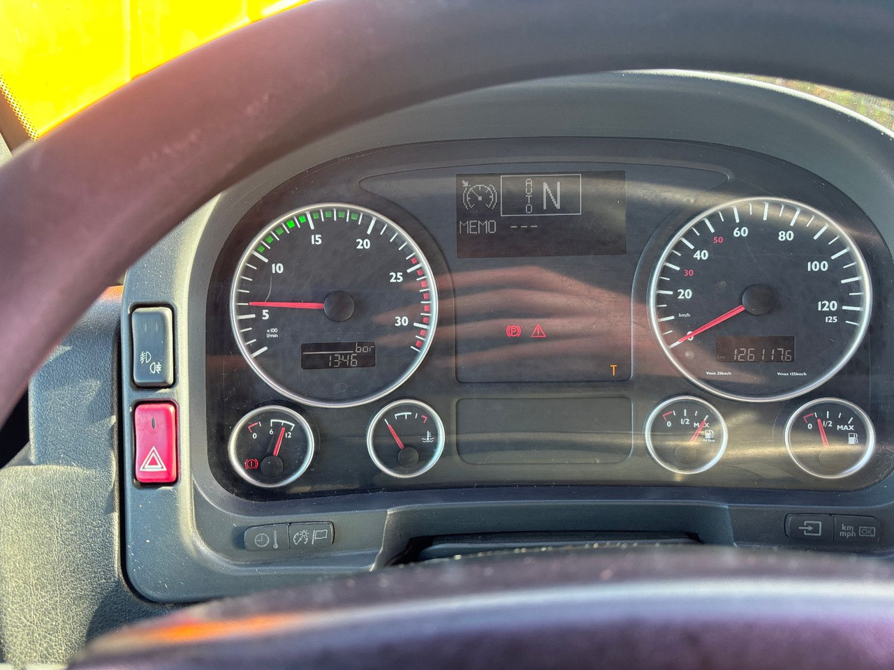 Caminhão grua MAN TGA 26.440 FASSI F450AXP Containerauf./Lenkachse: foto 11 Caminhão grua MAN TGA 26.440 FASSI F450AXP Containerauf./Lenkachse: foto 11