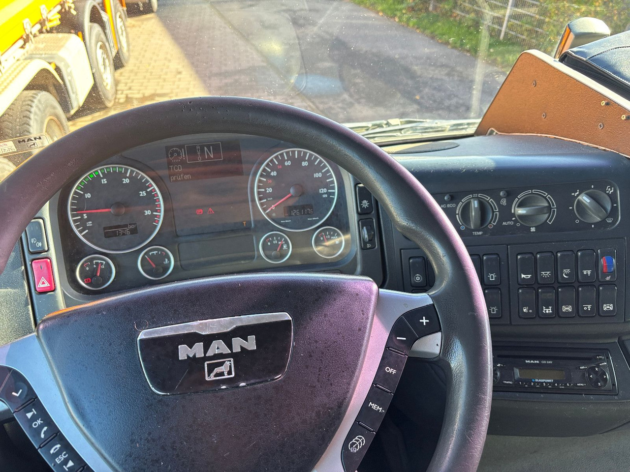 Caminhão grua MAN TGA 26.440 FASSI F450AXP Containerauf./Lenkachse: foto 9 Caminhão grua MAN TGA 26.440 FASSI F450AXP Containerauf./Lenkachse: foto 9