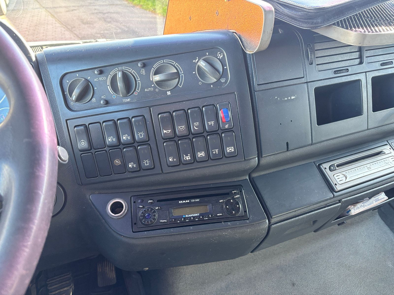 Caminhão grua MAN TGA 26.440 FASSI F450AXP Containerauf./Lenkachse: foto 10 Caminhão grua MAN TGA 26.440 FASSI F450AXP Containerauf./Lenkachse: foto 10