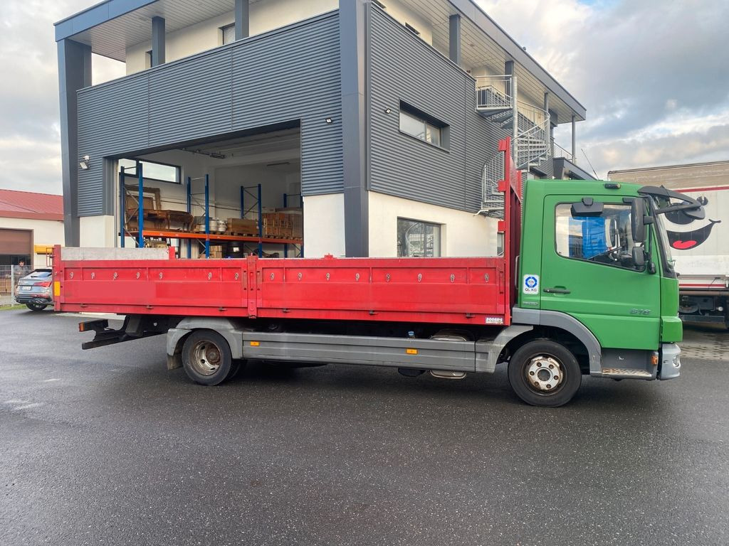 Mercedes-Benz Atego 818 821 Pritsche - Camião de caixa aberta/ Plataforma: foto 1 Mercedes-Benz Atego 818 821 Pritsche - Camião de caixa aberta/ Plataforma: foto 1