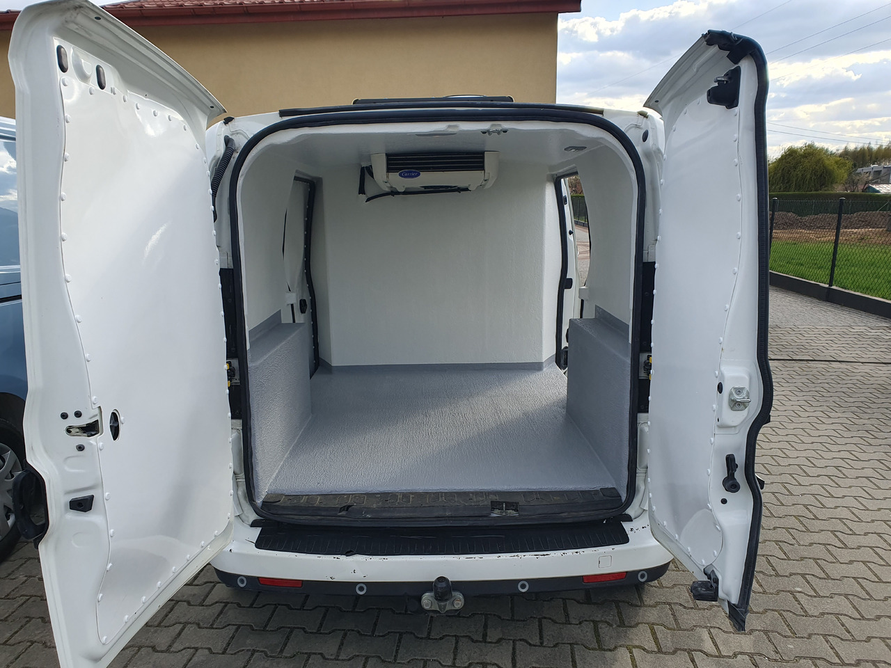 FIAT DOBLO CHLODNIA MROZNIA CARRIER KLIMA EURO6 - Carrinha frigorífica: foto 2 FIAT DOBLO CHLODNIA MROZNIA CARRIER KLIMA EURO6 - Carrinha frigorífica: foto 2