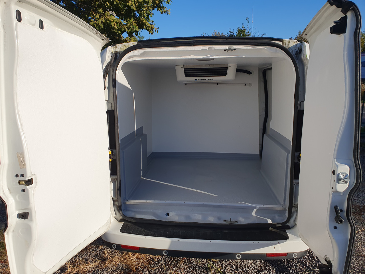 FIAT DOBLO CHLODNIA THERMOKING KLIMA EURO6 - Carrinha frigorífica: foto 1 FIAT DOBLO CHLODNIA THERMOKING KLIMA EURO6 - Carrinha frigorífica: foto 1