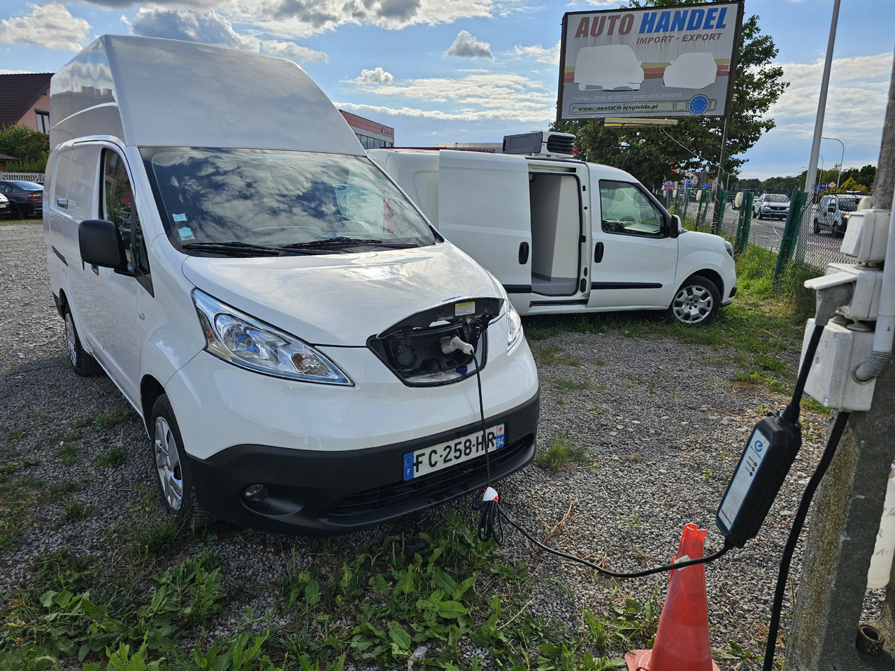 NISSAN E-NV200 ELEKTRYCZNY 40 KV 250 km klima kamera - Furgão compacto, Carrinha elétrica: foto 2 NISSAN E-NV200 ELEKTRYCZNY 40 KV 250 km klima kamera - Furgão compacto, Carrinha elétrica: foto 2