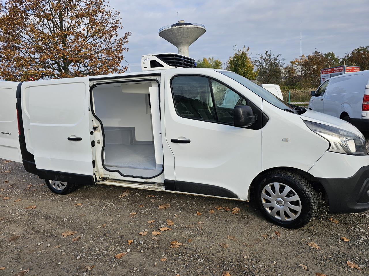 RENAULT TRAFIC MAXI LONG CHLODNIA MROZNIA CARRIER+230V KLIMA NAVI KAMERA EURO6 - Carrinha frigorífica: foto 4 RENAULT TRAFIC MAXI LONG CHLODNIA MROZNIA CARRIER+230V KLIMA NAVI KAMERA EURO6 - Carrinha frigorífica: foto 4