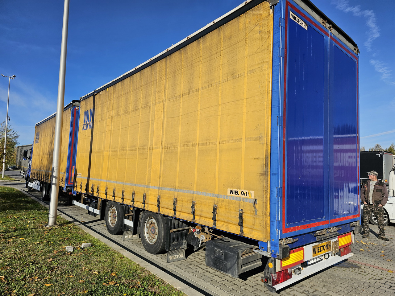 VOLVO FH460 ZESTAW TANDEM 120 M3 PRZEJAZDOWY + PRZYCZEPA FIRANKA SAF - Caminhão com lona: foto 5 VOLVO FH460 ZESTAW TANDEM 120 M3 PRZEJAZDOWY + PRZYCZEPA FIRANKA SAF - Caminhão com lona: foto 5