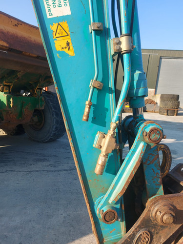 2017 Kobelco SK140SR LC-5 - Escavadeira: foto 4 2017 Kobelco SK140SR LC-5 - Escavadeira: foto 4