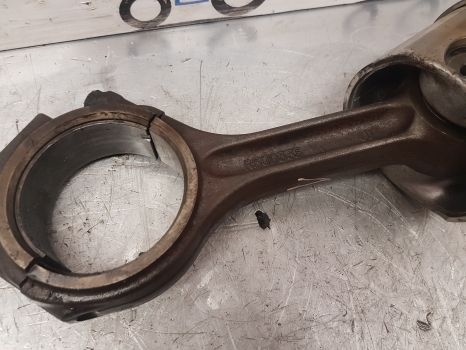 Claas 836 John Deere Engine Connecting Rod 6005024536, R500335, Re500608 - Biela de Trator: foto 2 Claas 836 John Deere Engine Connecting Rod 6005024536, R500335, Re500608 - Biela de Trator: foto 2