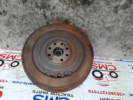 Claas Ares 800 Series 815 - 836 4wd Engine Flywheel 7700050637, R500317, R501411 - Volante do motor de Trator: foto 1 Claas Ares 800 Series 815 - 836 4wd Engine Flywheel 7700050637, R500317, R501411 - Volante do motor de Trator: foto 1