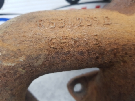 Claas Arion 600, 500 Series 640 Engine Exhaust Manifold 0011466350, R534259 - Colector de escape de Trator: foto 4 Claas Arion 600, 500 Series 640 Engine Exhaust Manifold 0011466350, R534259 - Colector de escape de Trator: foto 4