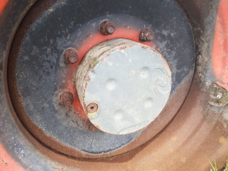 Claas Scorpion 732, 736, 741 Front Rhs, Rear Lhs Axle Hub Complete 0019230850 - Eixo traseiro: foto 1 Claas Scorpion 732, 736, 741 Front Rhs, Rear Lhs Axle Hub Complete 0019230850 - Eixo traseiro: foto 1
