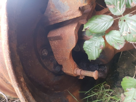 Claas Scorpion 732, 736 Front Lhs Rear Axle Rhs Hub Complete 0019230840 - Eixo traseiro: foto 1 Claas Scorpion 732, 736 Front Lhs Rear Axle Rhs Hub Complete 0019230840 - Eixo traseiro: foto 1