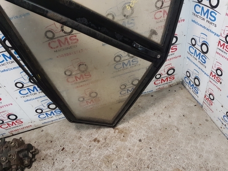 David Brown Case 1490, 1494, 1390, 1394 Cab Door Right Assembly K303284, K303700 - Porta e peças: foto 5 David Brown Case 1490, 1494, 1390, 1394 Cab Door Right Assembly K303284, K303700 - Porta e peças: foto 5