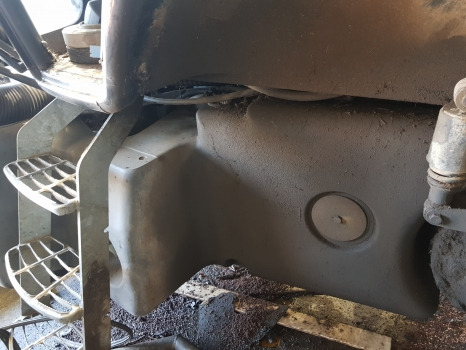 Deutz Agrotron M620 Fuel Tank 0.018.5344.3/10, 04438227/20 - Tanque de combustível: foto 3 Deutz Agrotron M620 Fuel Tank 0.018.5344.3/10, 04438227/20 - Tanque de combustível: foto 3