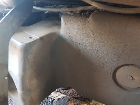 Deutz Agrotron M620 Fuel Tank 0.018.5344.3/10, 04438227/20 - Tanque de combustível: foto 4 Deutz Agrotron M620 Fuel Tank 0.018.5344.3/10, 04438227/20 - Tanque de combustível: foto 4