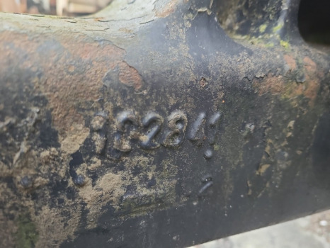 Deutz-fahr Dx4.57 Front Axle Housing Lhs 102841 102841, 04386762, 04388595 - Eixo dianteiro: foto 2 Deutz-fahr Dx4.57 Front Axle Housing Lhs 102841 102841, 04386762, 04388595 - Eixo dianteiro: foto 2