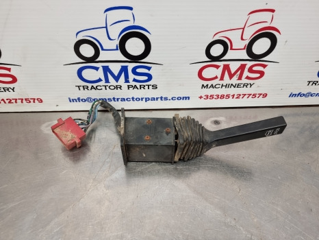 Fiat 140-90, 130-90, 180-90, 160-90, 115-90, 8630, 8830 Indicator Switch 5143663 - Sistema elétrico: foto 1 Fiat 140-90, 130-90, 180-90, 160-90, 115-90, 8630, 8830 Indicator Switch 5143663 - Sistema elétrico: foto 1