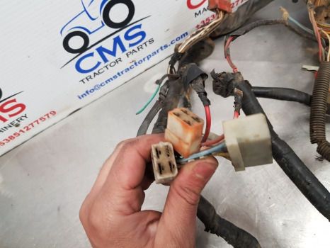 Fiat 160-90, 140-90, 115-90, 180-90, 160-90 Dash Wiring Loom Complete 5131408 - Cables/ Wire harness: foto 4 Fiat 160-90, 140-90, 115-90, 180-90, 160-90 Dash Wiring Loom Complete 5131408 - Cables/ Wire harness: foto 4