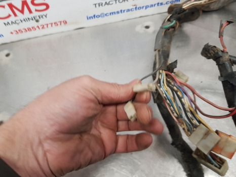 Fiat 160-90, 140-90, 115-90, 180-90, 160-90 Dash Wiring Loom Complete 5131408 - Cables/ Wire harness: foto 5 Fiat 160-90, 140-90, 115-90, 180-90, 160-90 Dash Wiring Loom Complete 5131408 - Cables/ Wire harness: foto 5