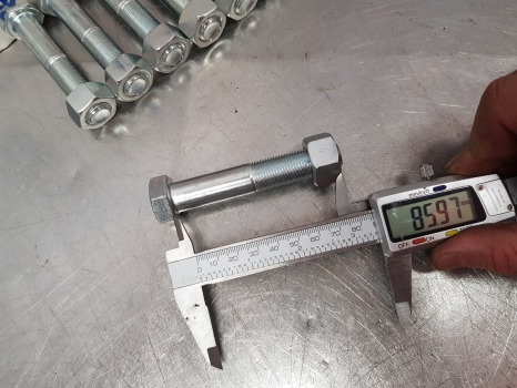 Fiat, New Holland, John Dere Case Bolt With Nut 5/8 X 3 1/2 Unf 353627x1 - Transmissão: foto 4 Fiat, New Holland, John Dere Case Bolt With Nut 5/8 X 3 1/2 Unf 353627x1 - Transmissão: foto 4